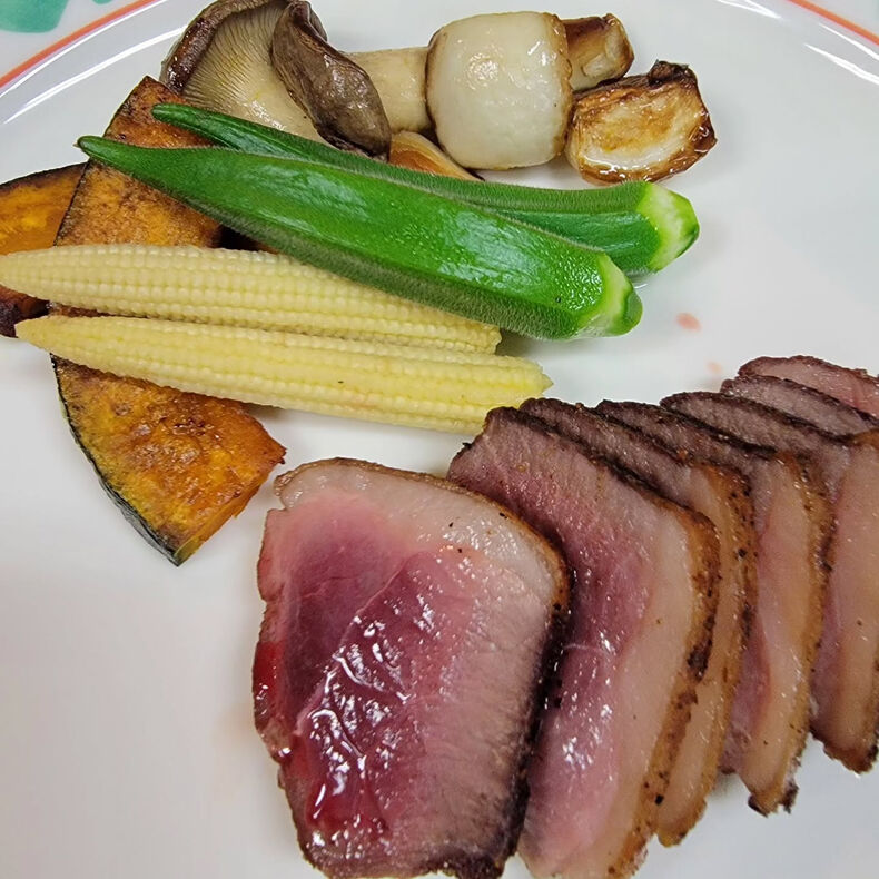画像12636：猪肉のグリル自家製辛みスパイス添え