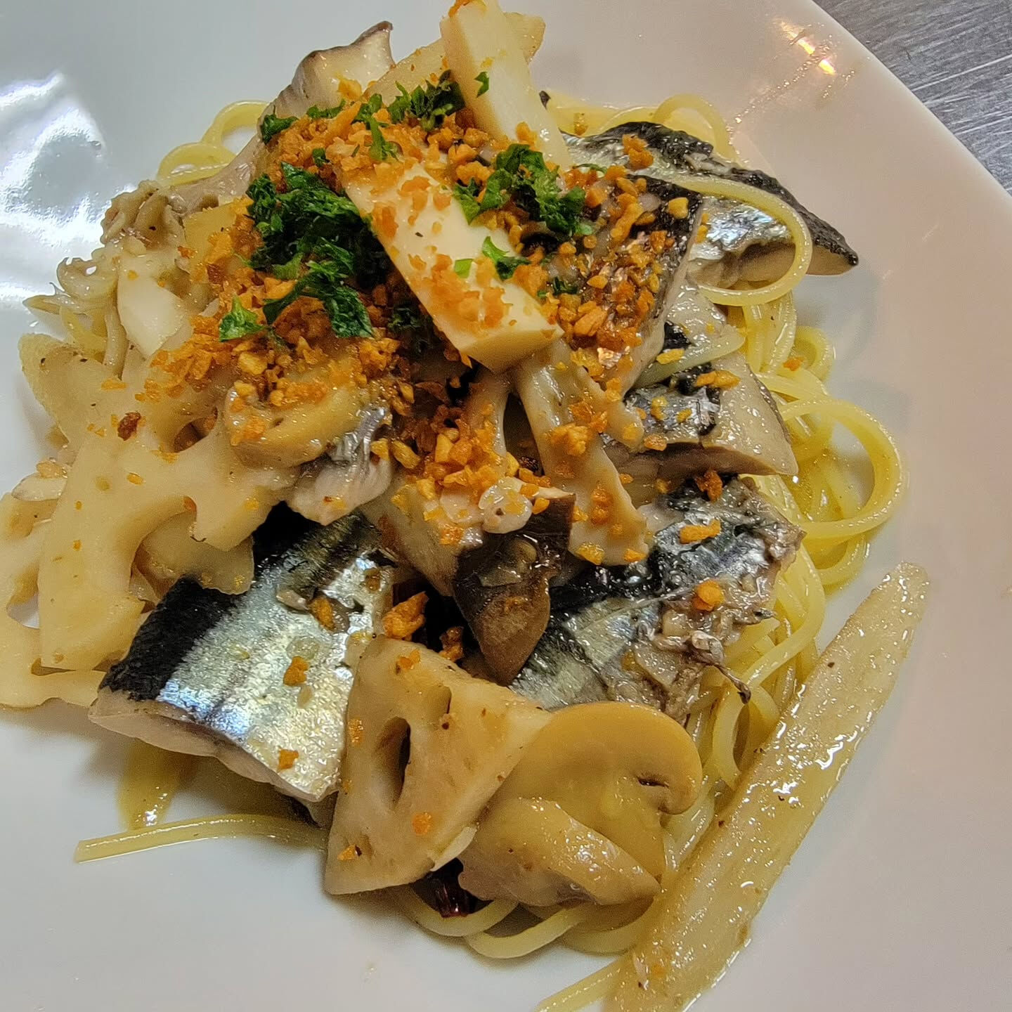 秋刀魚ときのこのペペロンチーノ