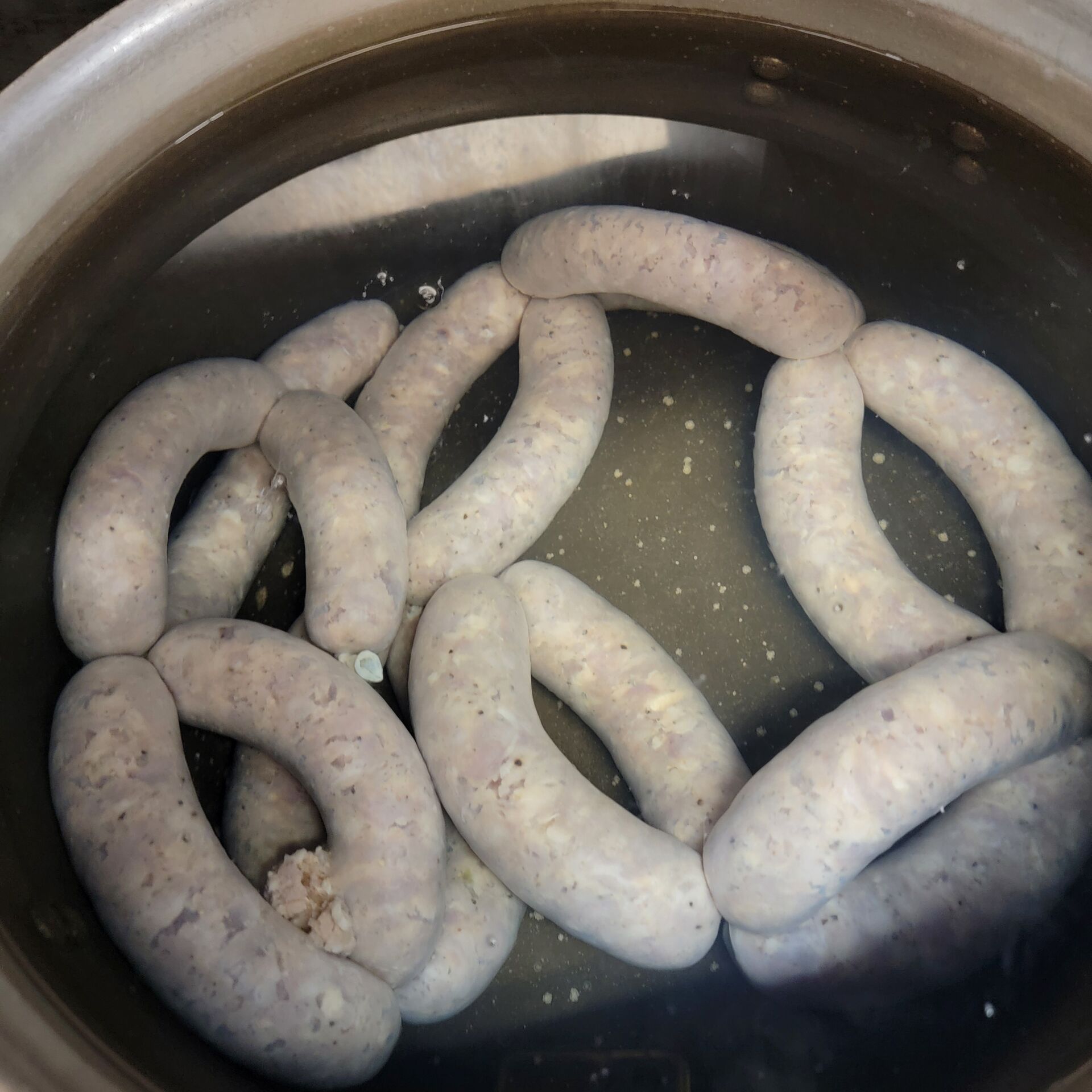 自家製サルシッチャ仕込み中です。