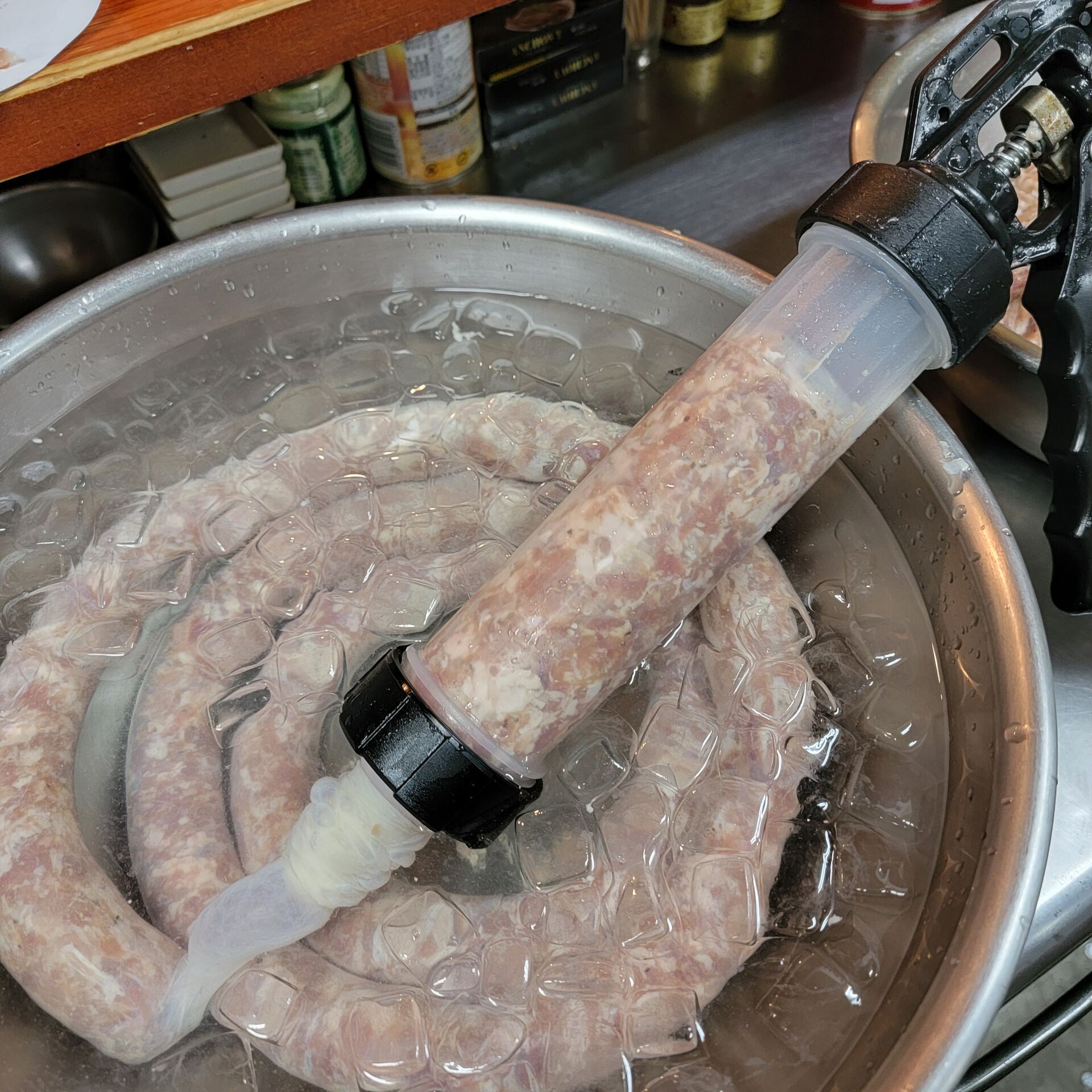 自家製サルシッチャ仕込み中です。