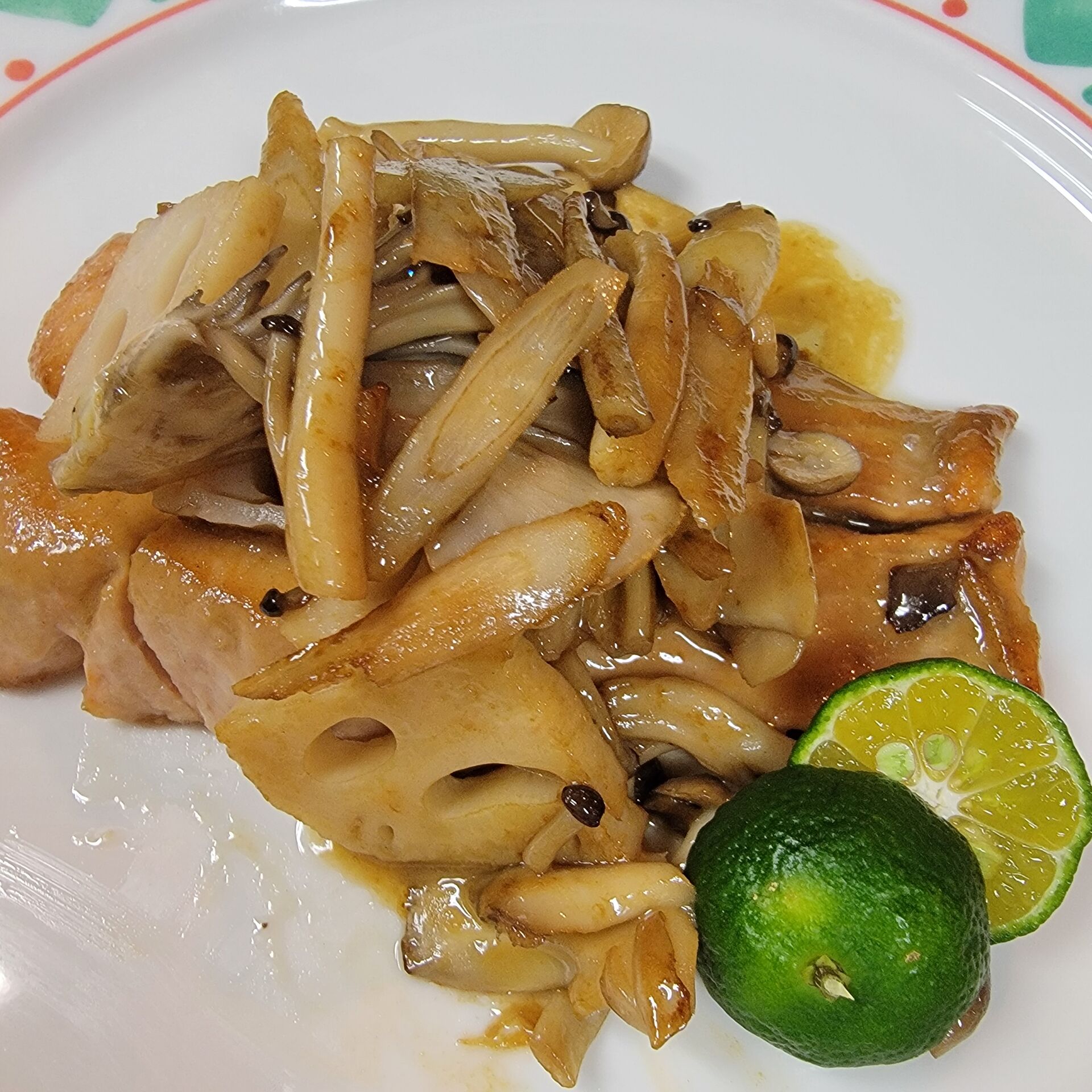 秋鮭と季節の野菜のバター焼きです。